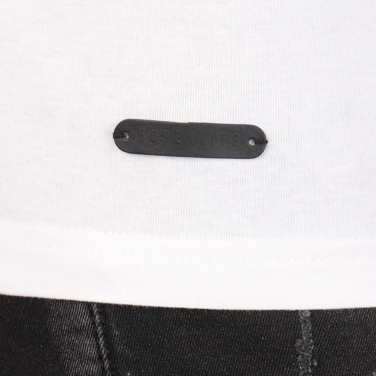Essential V-neck T-shirt